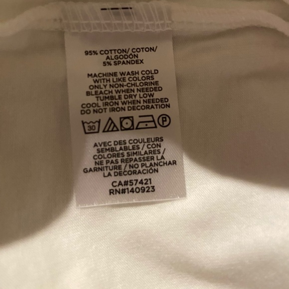 2 LOFT LINED BLACK AND WHITE SIZE MEDIUM TANK TOPS - Picture 4 of 10